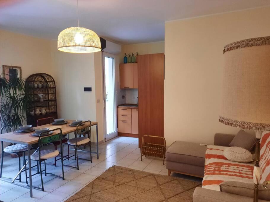 Centrale Vicino Spiagge E Ciclabile + Box-Auto ! Apartment Arma di Taggia Exterior photo